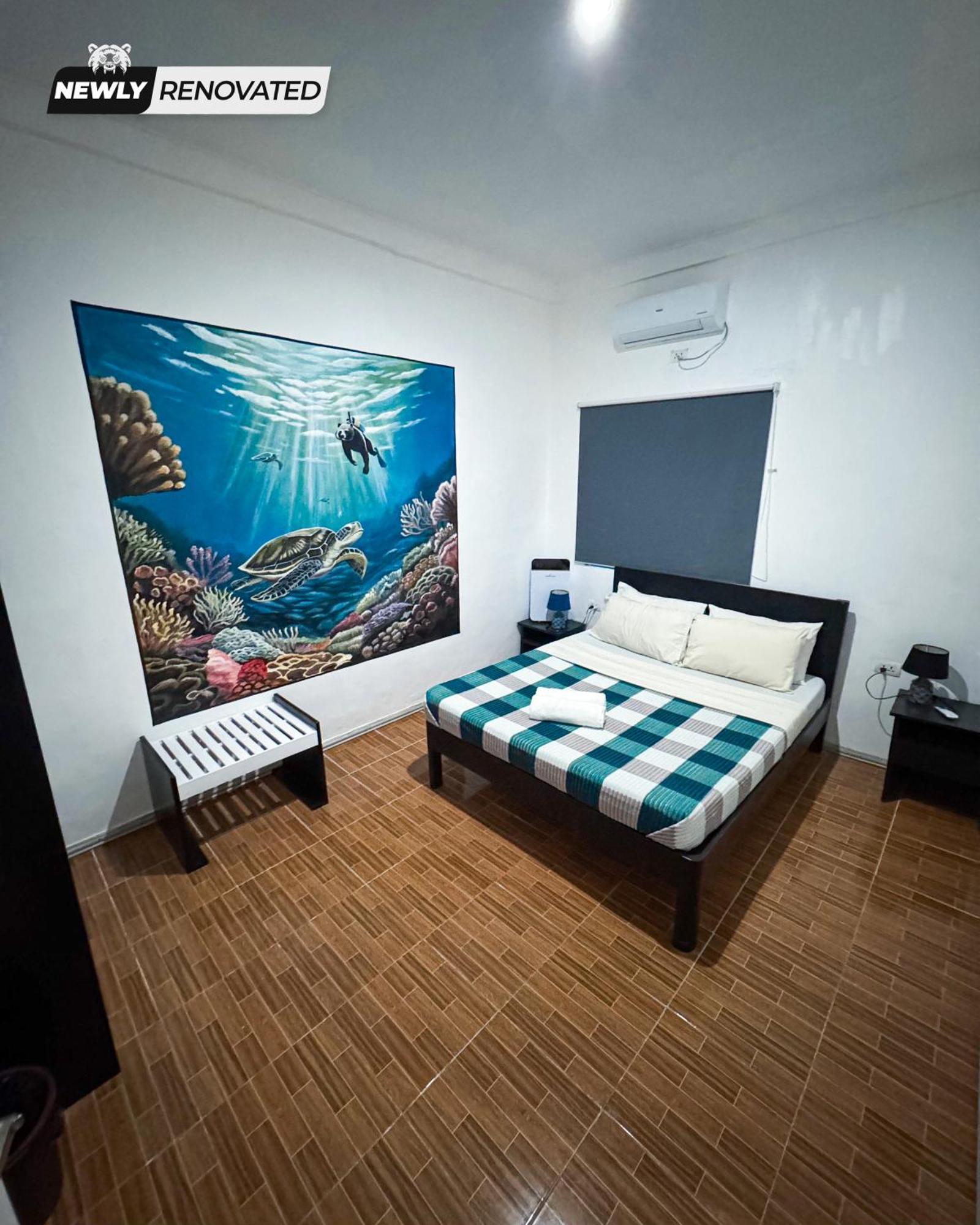 Crazy Bears Hostel Moalboal Bagian luar foto