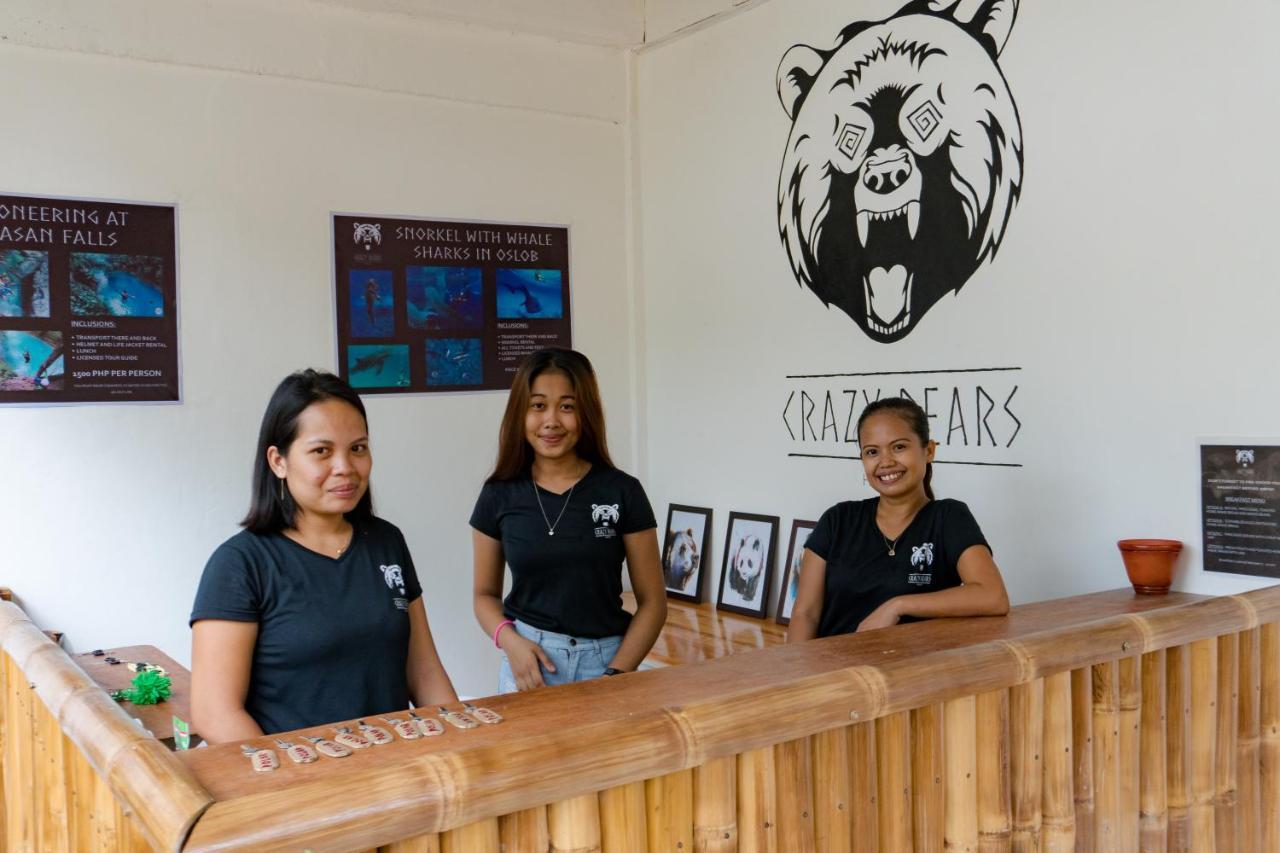 Crazy Bears Hostel Moalboal Bagian luar foto